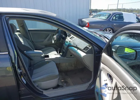 2011 Toyota Camry Le z USA, uszkodzony, nr VIN 4T1BF3EK7BU199395